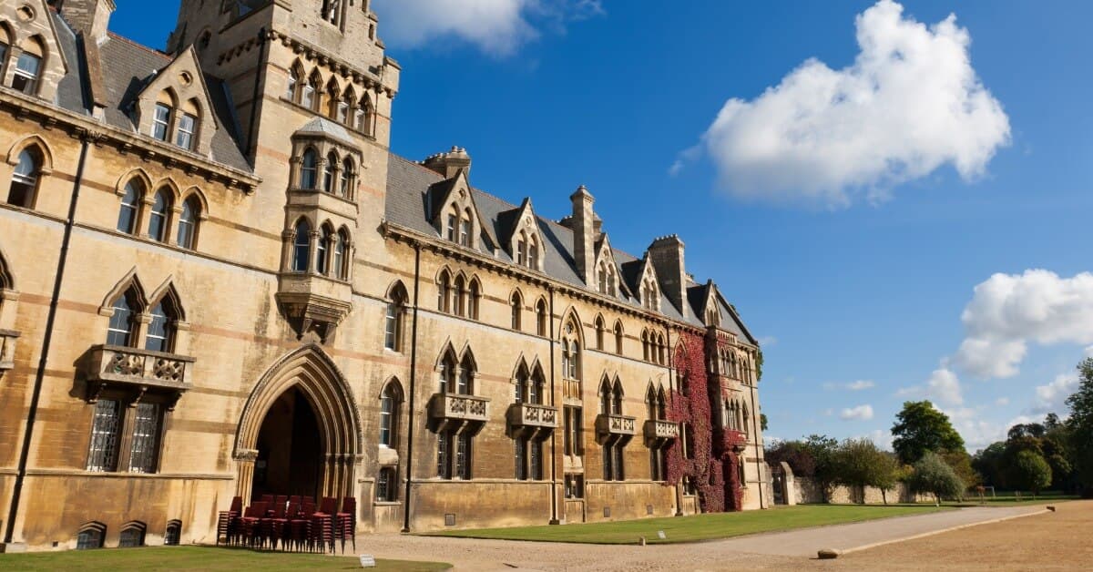 Understand the UCAS Application System for UK Universities