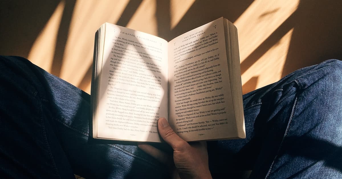 30 Must Read Books For High School Students This Summer!