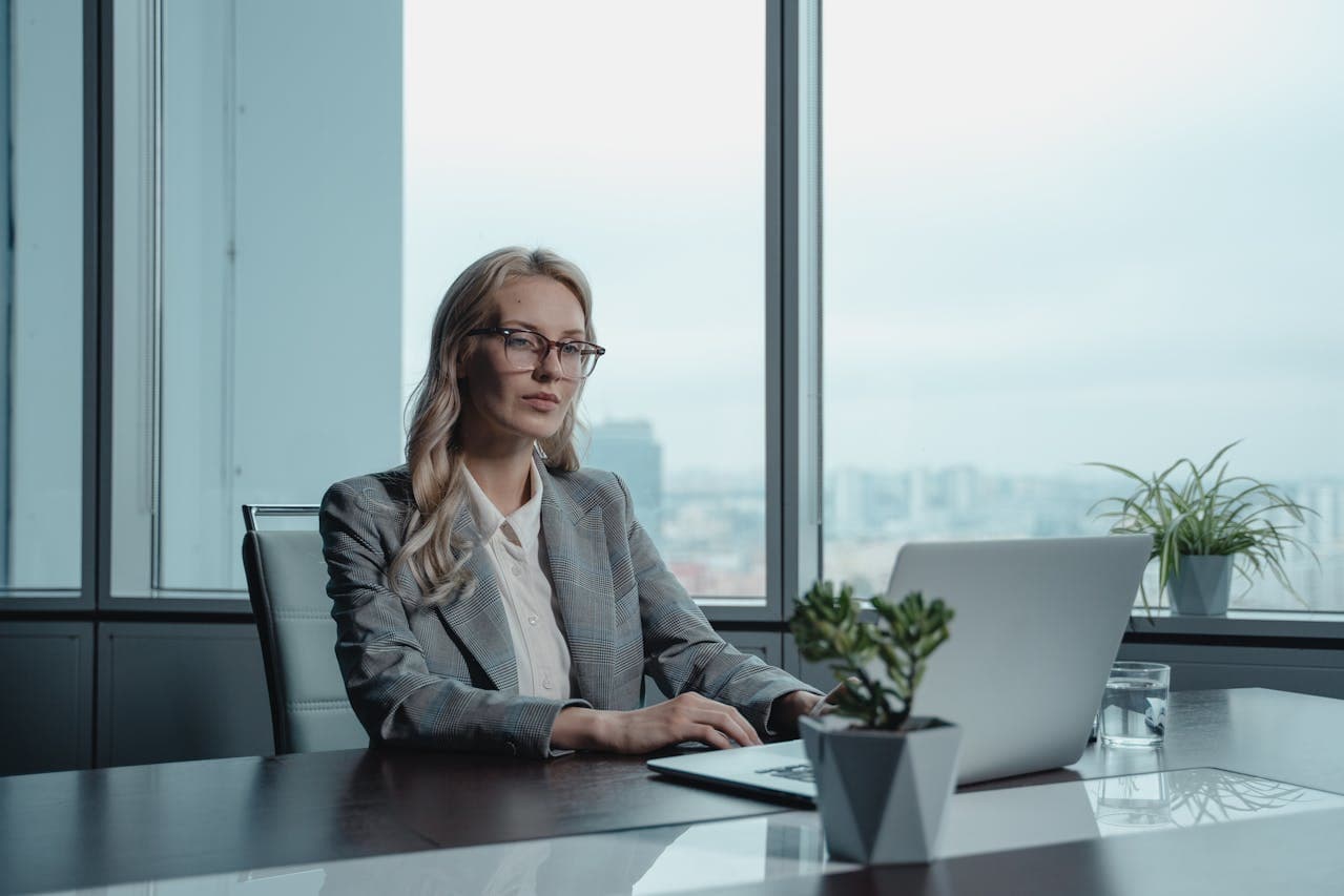 How To Become a CEO: A Guide for Aspiring Students