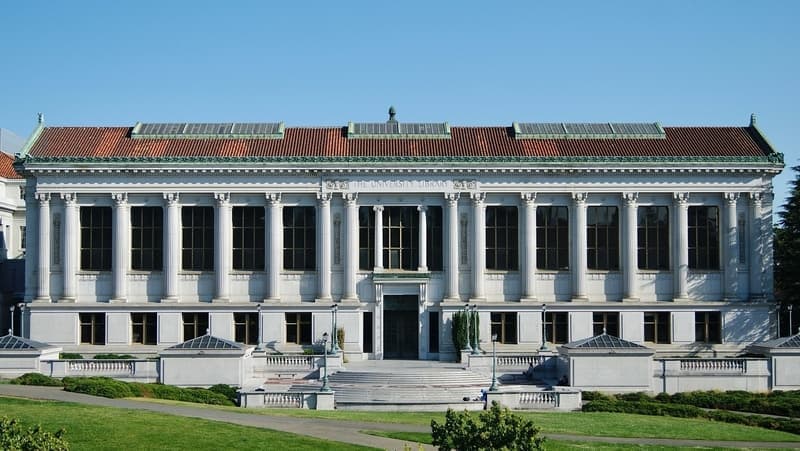 How To Become A Lawyer in The US: 6 Steps To Get Started